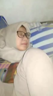 MAHASISWI UIN HIJAB TOBRUT EWWE DI POSKO KKN  DI ENTOT KAWAN SAAT PADA TIDUR